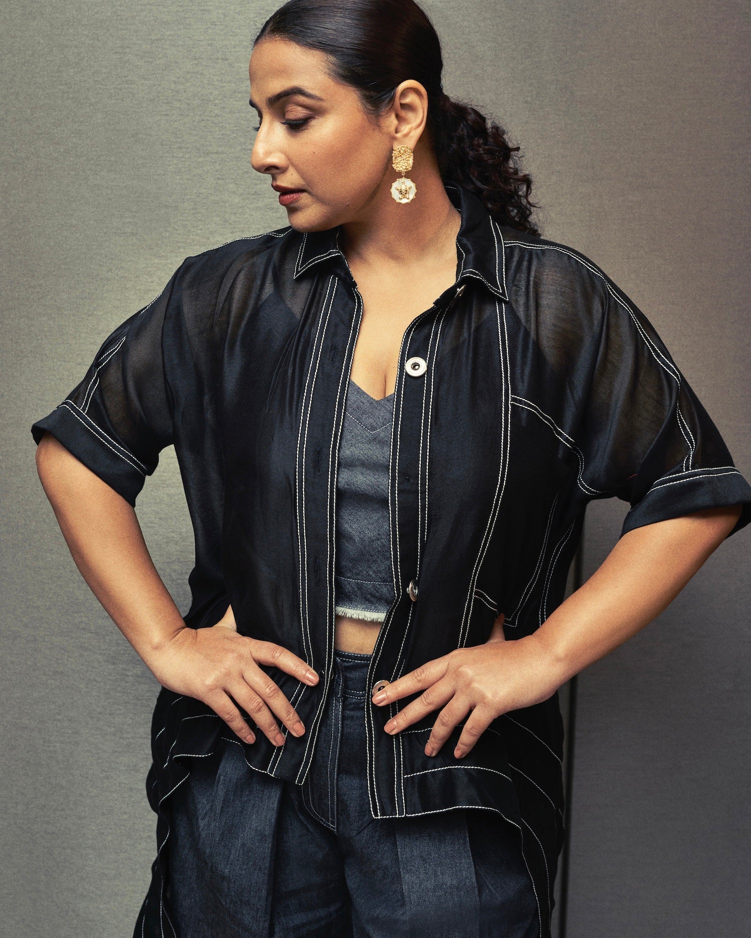 BLACK ASYMMETRICAL DRAWSTRING INVERTED U