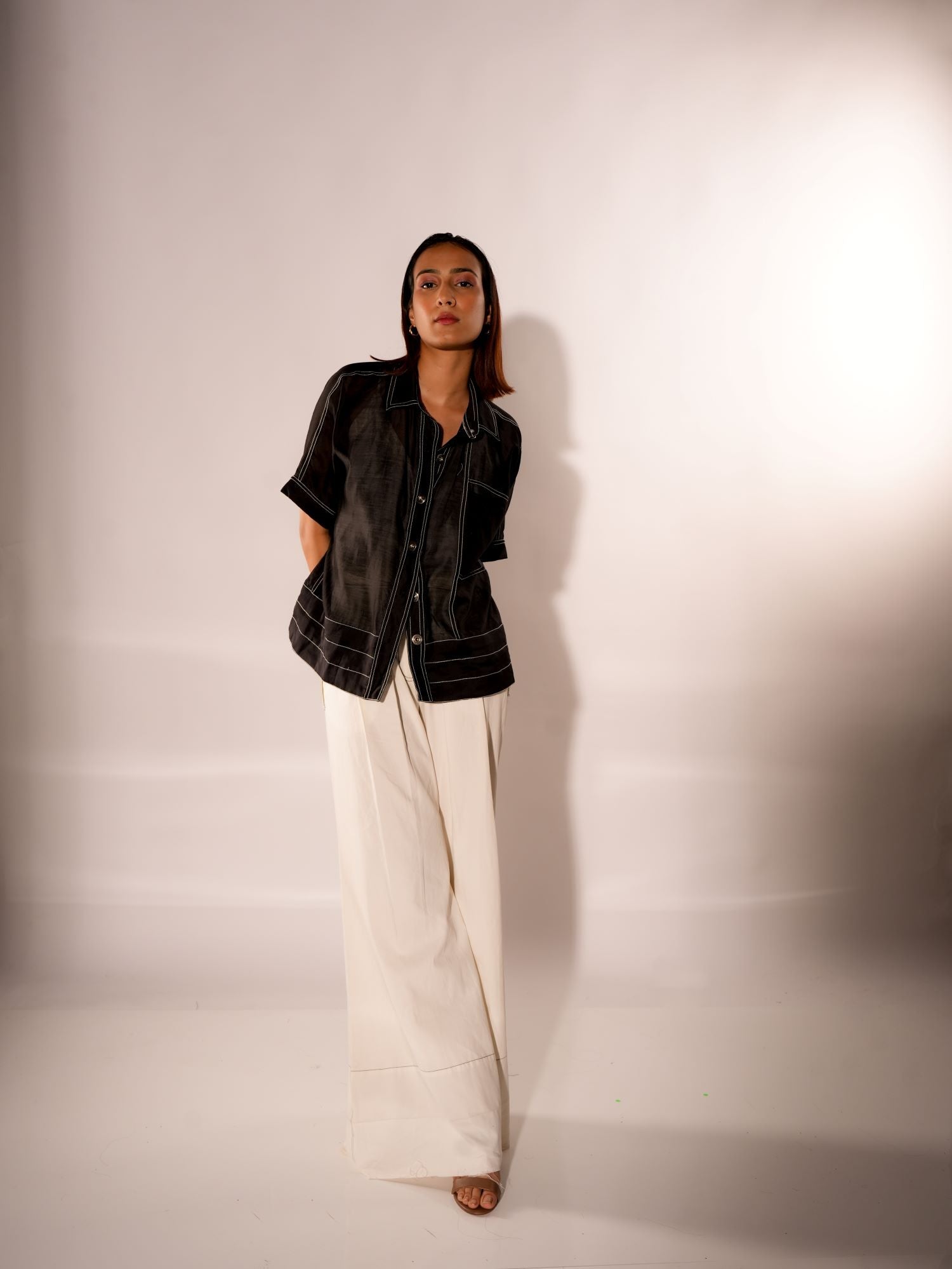 BLACK CROP INVERTED U SHIRT