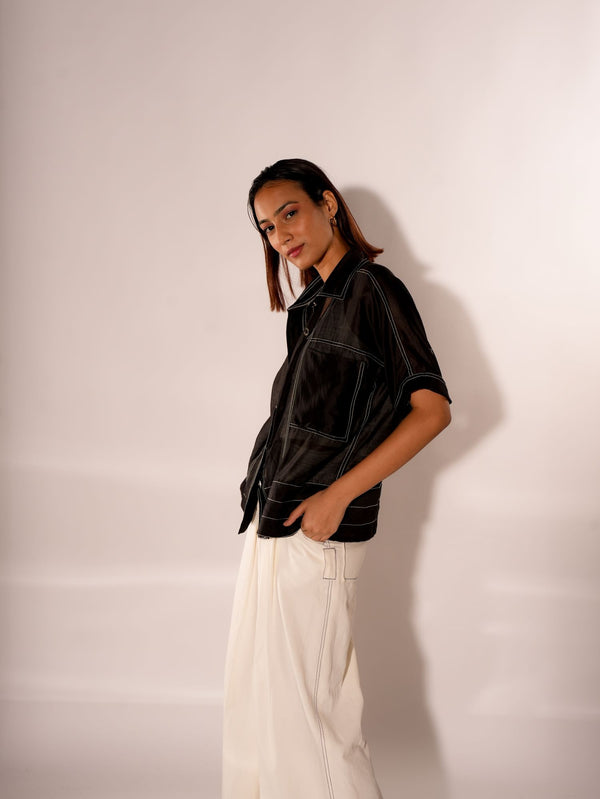 BLACK CROP INVERTED U SHIRT