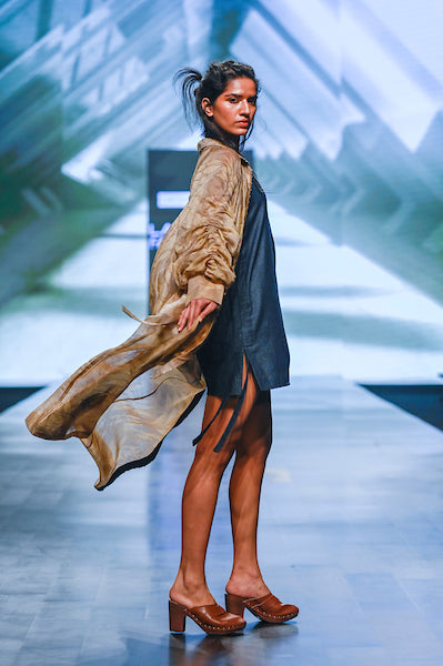 DENIM DRAWSTRING DRESS BLUE AND ECO PRINT BEIGE ROBE