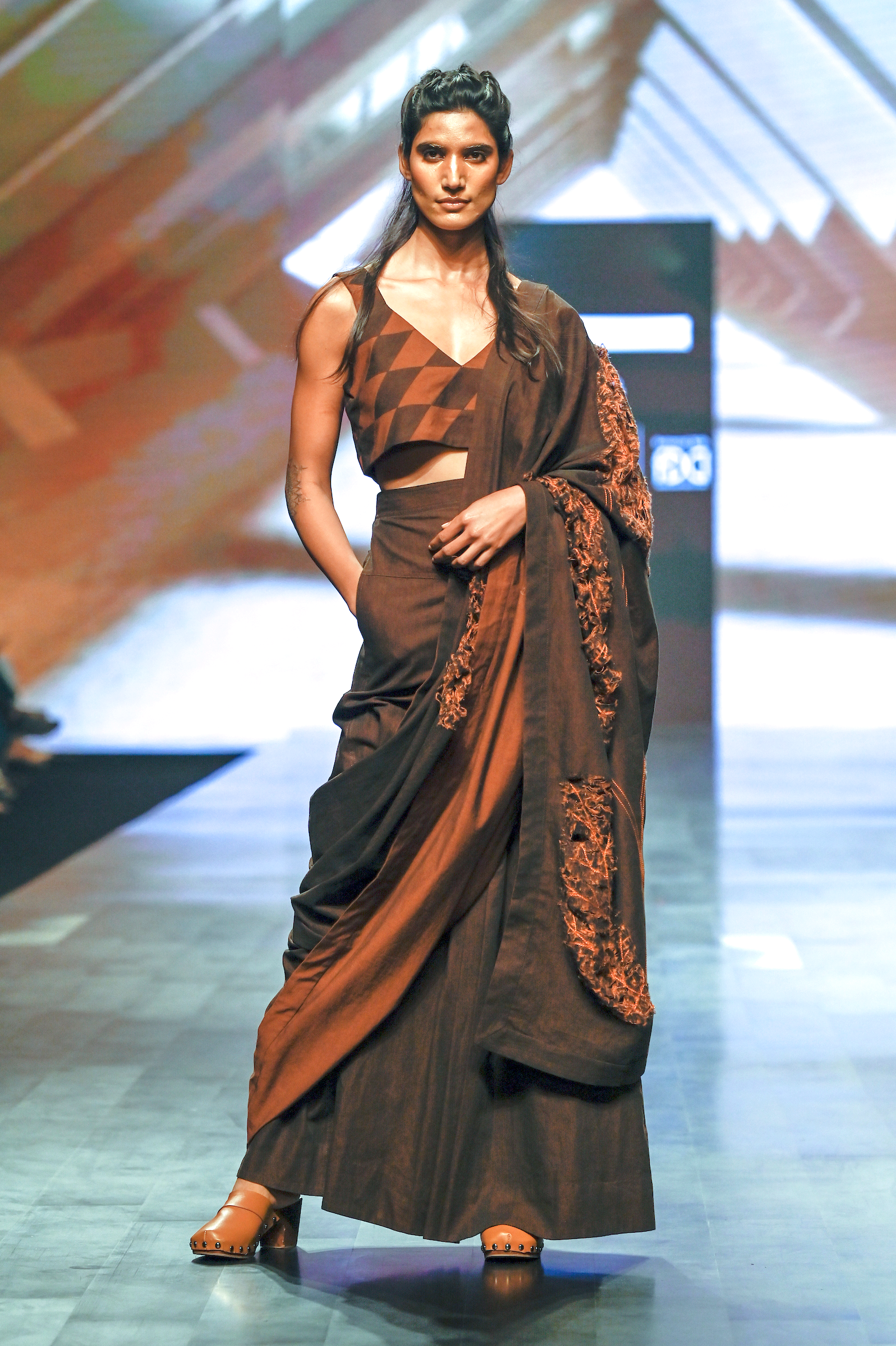 DENIM DISTRESSED SAREE AND MAZE TOP BROWN