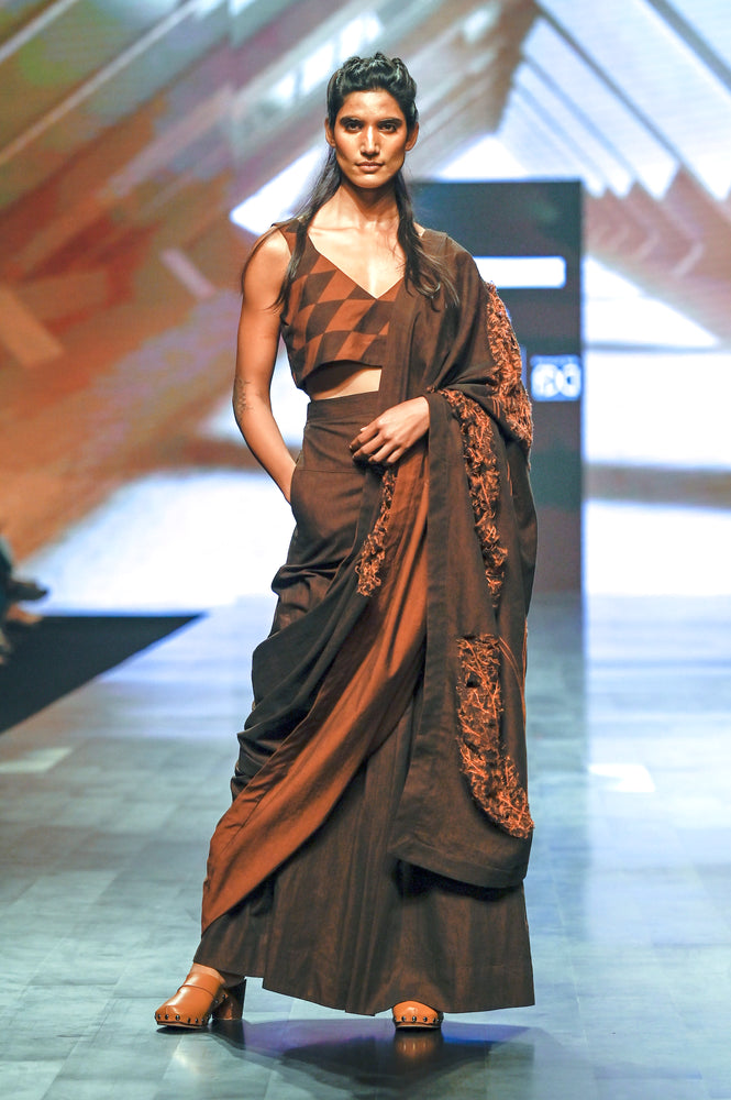 DENIM DISTRESSED SAREE AND MAZE TOP BROWN