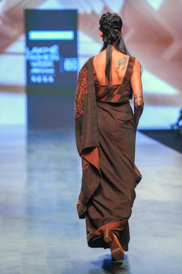 DENIM DISTRESSED SAREE AND MAZE TOP BROWN